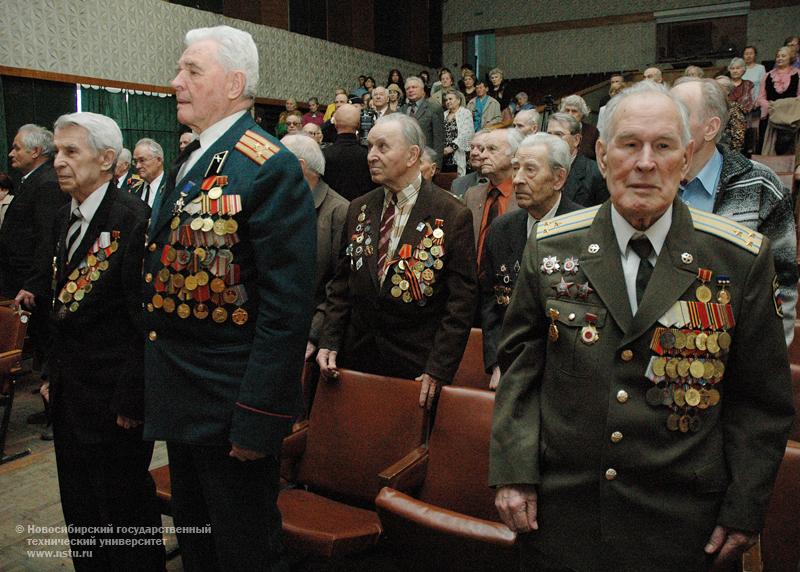 06.05.09     Торжественное собрание сотрудников НГТУ, посвященное Дню Победы , фотография: В. Невидимов