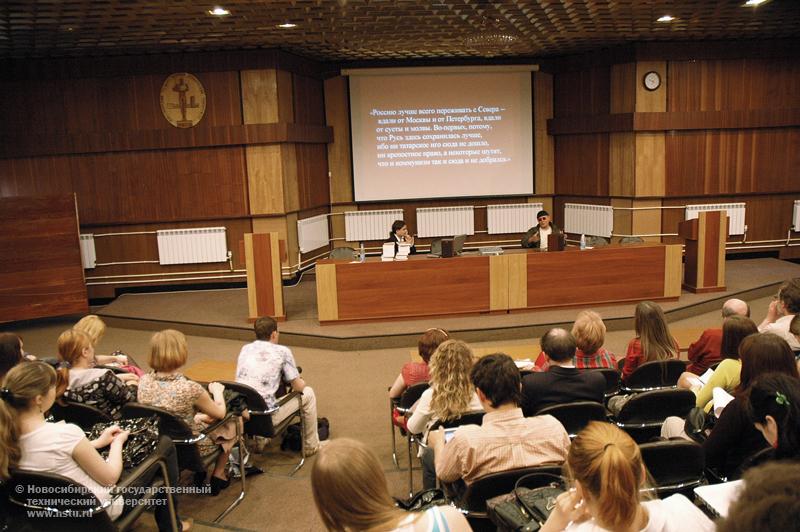 13.05.09     В НГТУ – встреча с польским писателем Мариушем Вильком , фотография: В. Невидимов