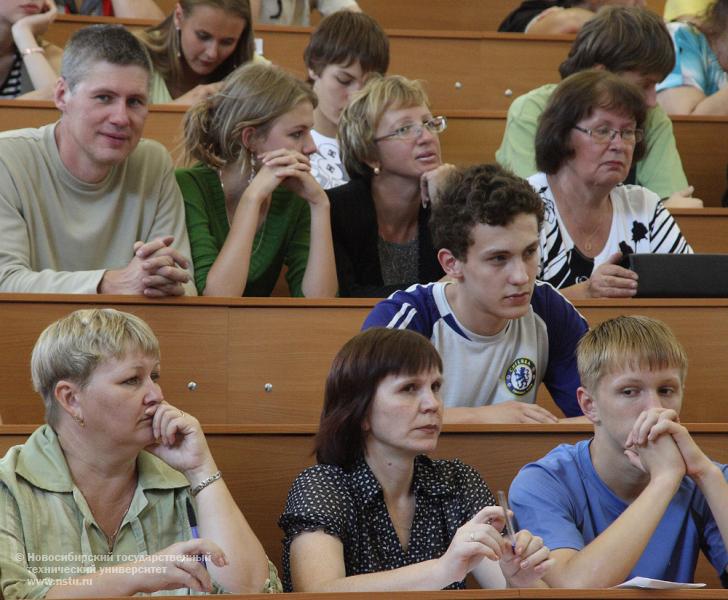 Собрания для абитуриентов, зачисленных в НГТУ, фотография: В. Кравченко