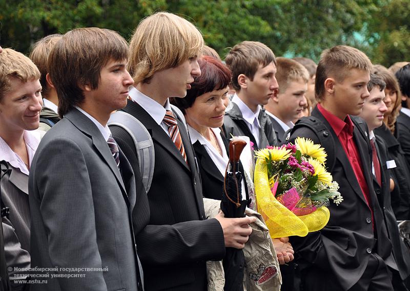 01.09.09     1 сентября в Инженерном лицее НГТУ, фотография: В. Кравченко