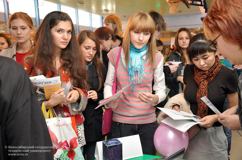 02.10.09 День первокурсника в НГТУ, фотография: В. Кравченко