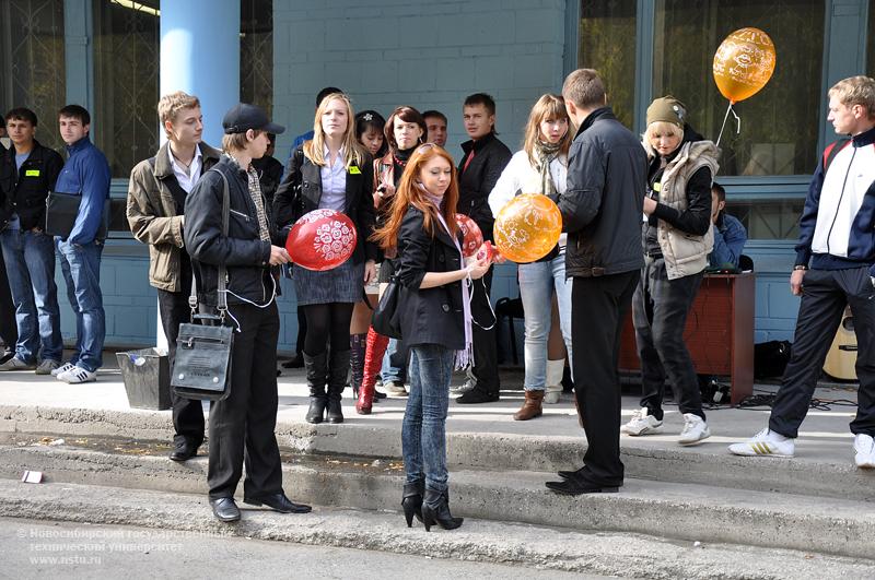 05.10.09     Посвящение в первокурсники на факультете радиотехники и электроники НГТУ, фотография: В. Кравченко