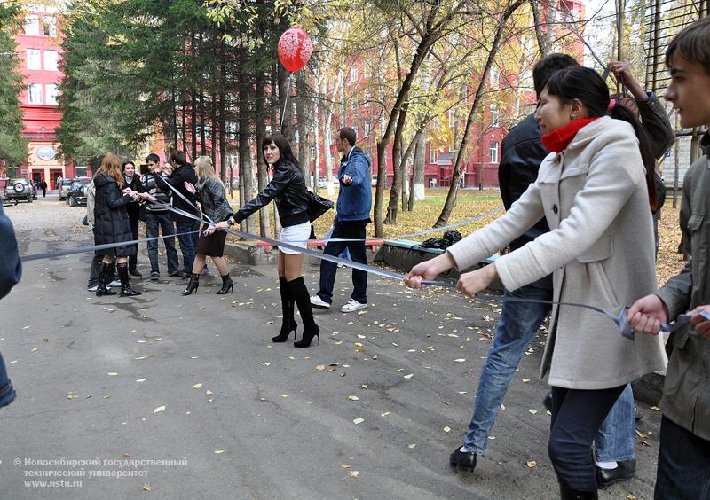 05.10.09     Посвящение в первокурсники на факультете радиотехники и электроники НГТУ, фотография: В. Кравченко