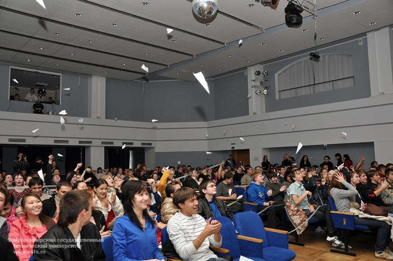 05.10.09     Посвящение в первокурсники на факультете радиотехники и электроники НГТУ, фотография: В. Кравченко