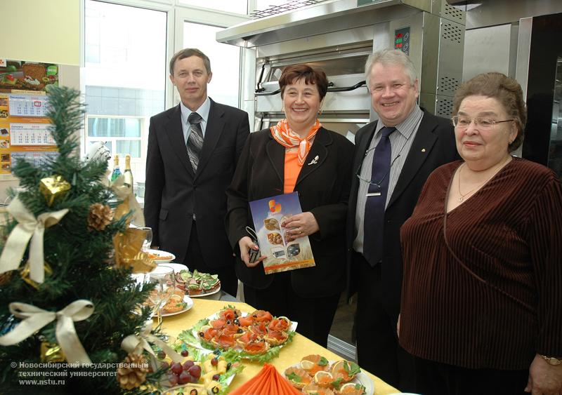 03.12.09     В НГТУ открывается Сибирский учебный хлебопекарный центр, фотография: В. Невидимов