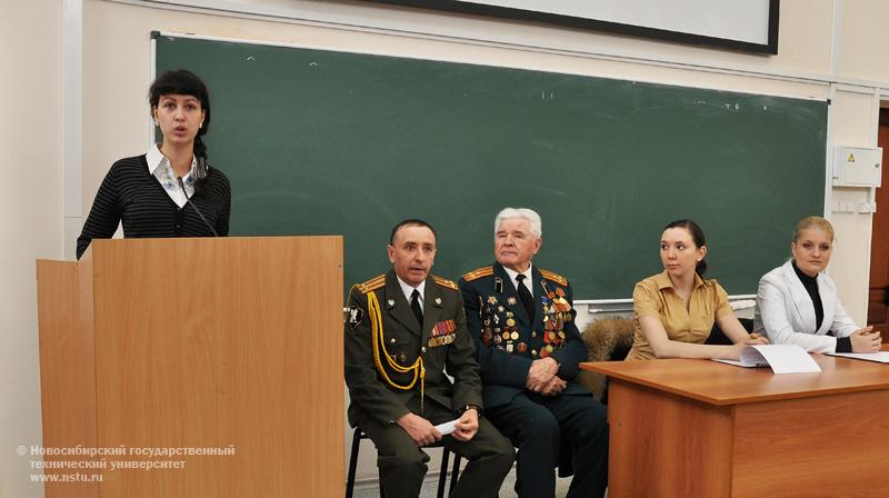 12.04.10     Встреча студентов НГТУ с ветеранами Великой Отечественной войны, фотография: В. Невидимов