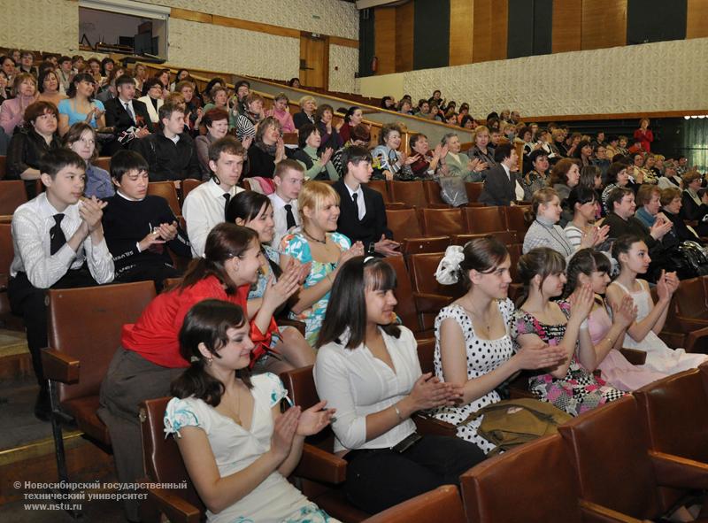 14.05.10     В НГТУ пройдет Межвузовский литературно-музыкальный фестиваль, посвященный 65-летию Победы в Великой Отечественной войне, фотография: В. Невидимов