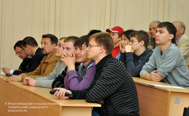 19.05.10       Лекция академика В. А. Рубакова на тему «Космология и Большой адронный коллайдер», фотография: В. Кравченко