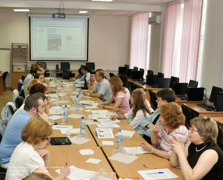 05.07.10     Круглый стол «Вуз-онлайн и преподаватель-онлайн», фотография: В. Невидимов