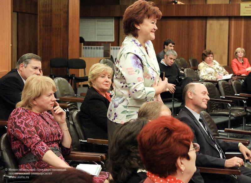 05.10.10     В НГТУ прошел круглый стол с участием полпреда Президента РФ В.А. Толоконского, фотография: В. Невидимов