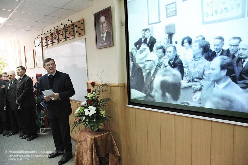 16.12.10     16 декабря в НГТУ состоится открытие лаборатории в честь преподавателей механико-технологического факультета, фотография: В. Невидимов