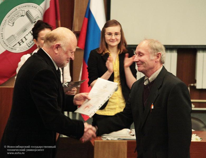 29.04.11     Выпускной на Народном факультете в НГТУ, фотография: В. Невидимов