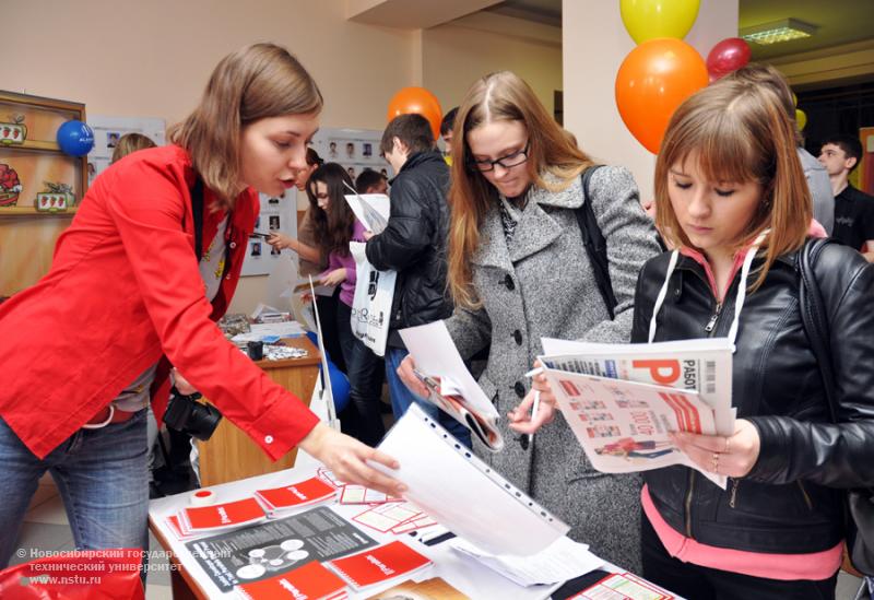 03.04.12     «Неделя карьеры» в НГТУ, фотография: В. Кравченко