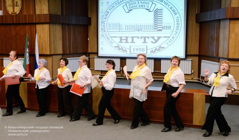 14.10.2013. Начало занятий на Народном факультете НГТУ, фотография: В. Невидимов