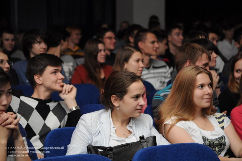 14.10.13     Посвящение в студенты первокурсников факультета энергетики, фотография: В. Кравченко