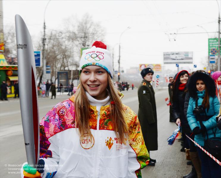 7.12.2013. Эстафета Олимпийского огня Зимней олимпиады – 2014, фотография: В. Невидимов