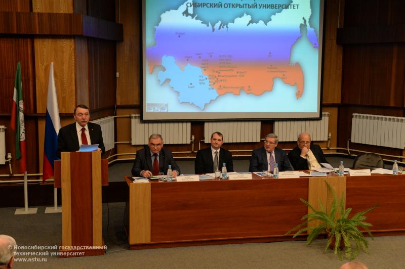 26.11.2013. Общее собрание ассоциации Сибирский открытый университет, фотография: В. Невидимов