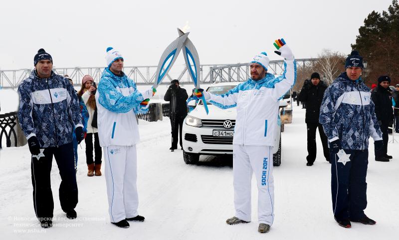 27.02.2014 Эстафета огня Паралимпиады - 2014, фотография: В. Невидимов