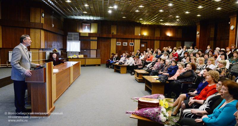 28.04.14     28 апреля состоялся выпускной на Народном факультете НГТУ , фотография: В. Невидимов