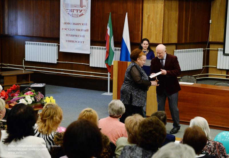 28.04.14     28 апреля состоялся выпускной на Народном факультете НГТУ , фотография: В. Невидимов