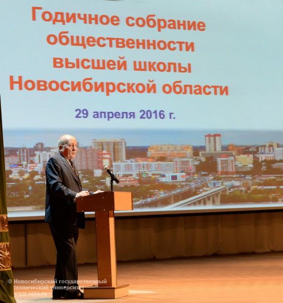 профессор, президент НГТУ Пустовой Н.В, фотография: В. Невидимов