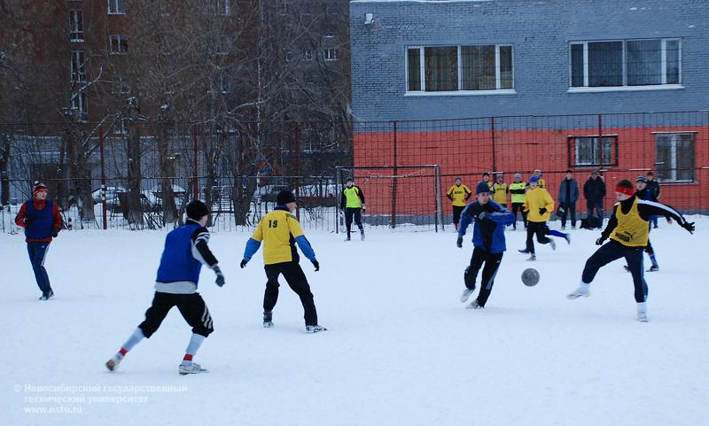 Пятый городской спортивный фестиваль среди факультетов вузов Новосибирска , фотография: В. Невидимов